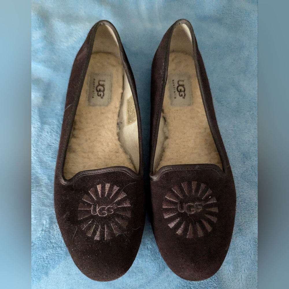 UGG Sherpa lined brown suede flats. Size 7. Excellent condition!